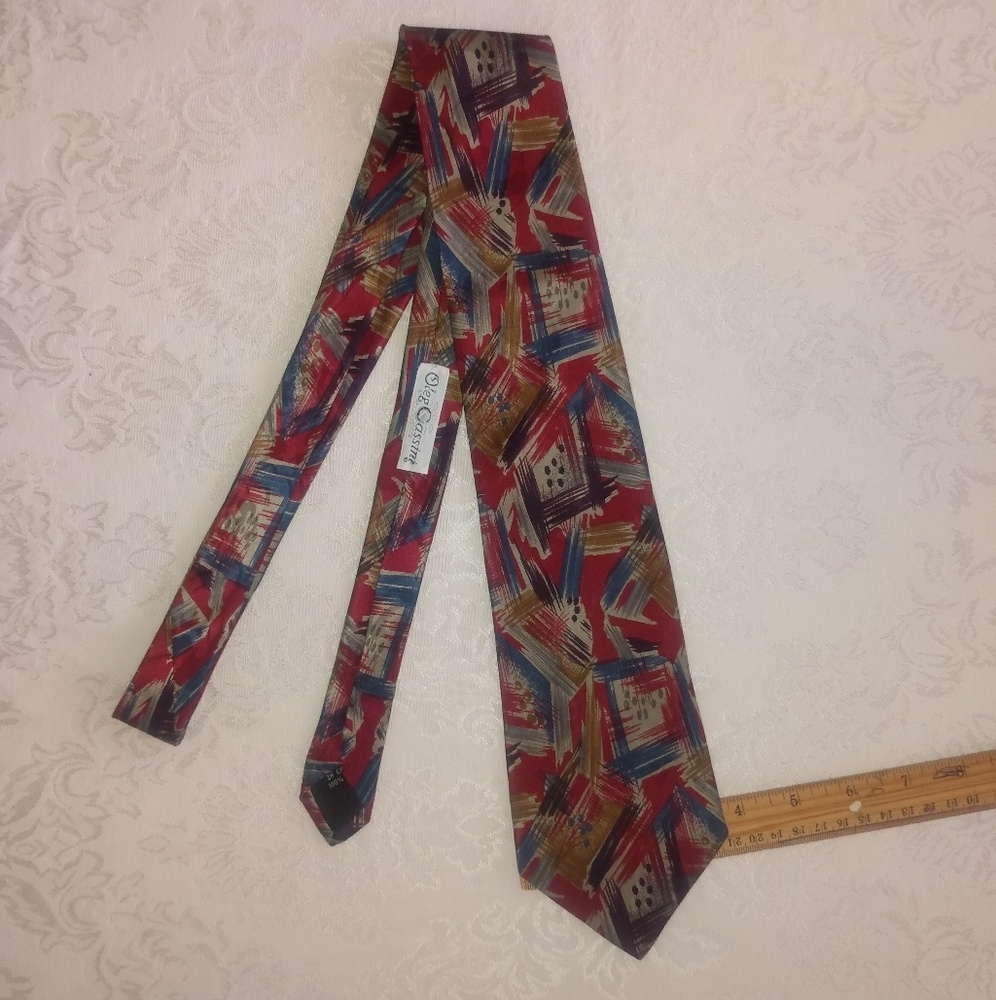 Vintage Oleg Cassini silk tie (040)